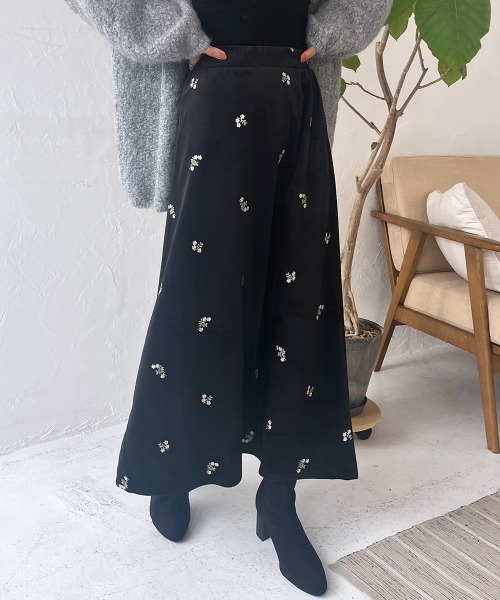 Rejoule(リジュール)の「フラワー刺繍ベロアロングスカート(スカート・レディース・ブラウン/ブラック・S/M)」の1枚目の写真
