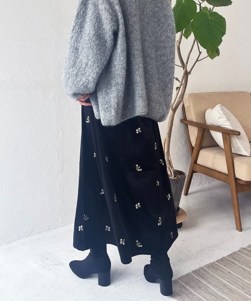 Rejoule(リジュール)の「フラワー刺繍ベロアロングスカート(スカート・レディース・ブラウン/ブラック・S/M)」の4枚目の写真