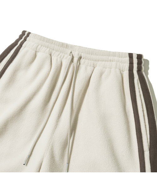 F.ILLUMINATE(フィルミネイト)の「トラックフリースパンツ-アイボリー(スウェットパンツ・レディース・その他・MEDIUM/LARGE/SMALL)」の6枚目の写真