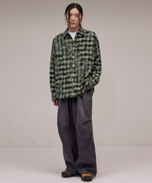 F.ILLUMINATE（フィルミネイト）の「オーバーサイズダメージウォッシュドチェックシャツ-カーキ（シャツ/ブラウス・レディース・その他・MEDIUM/LARGE/X-LARGE）」の3枚目の写真