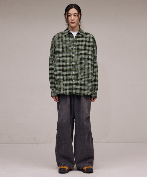 F.ILLUMINATE（フィルミネイト）の「オーバーサイズダメージウォッシュドチェックシャツ-カーキ（シャツ/ブラウス・レディース・その他・MEDIUM/LARGE/X-LARGE）」の4枚目の写真