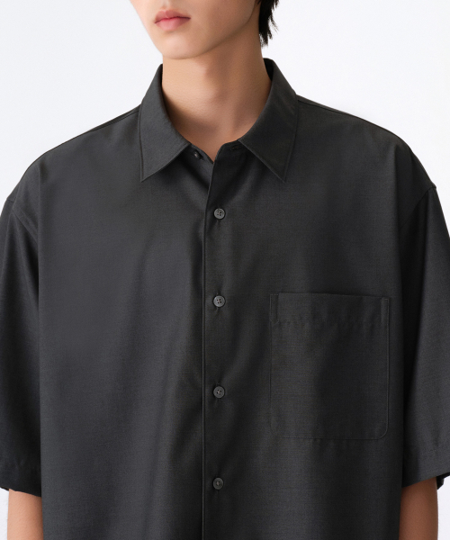 MUSINSA STANDARD（ムシンサスタンダード）の「リラックスドウールライク半袖シャツ[チャコールグレー]（シャツ/ブラウス・メンズ・その他・SMALL/MEDIUM/LARGE/X-LARGE/XX-LARGE）」の4枚目の写真