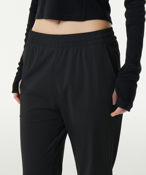 MUSINSA STANDARD WOMAN（ムシンサスタンダードウーマン）の「ウィメンズクーリングブーツカットバンディングパンツ[ブラック]（その他パンツ・レディース・ブラック・30/24/26/28）」の4枚目の写真