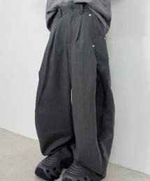 Never mind the XU / Chikashitsu+（ネバーマインド ザ エックスユー / チカシツプラス）の「【Nerd out XU】side tuck slacks / 【ナードアウトエックスユー】サイドタックスラックス（スラックス・メンズ）」