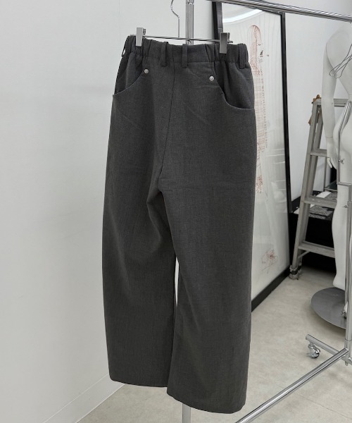 Never mind the XU / Chikashitsu+(ネバーマインド ザ エックスユー / チカシツプラス)の「【Nerd out XU】side tuck slacks / 【ナードアウトエックスユー】サイドタックスラックス <着用動画あり>(スラックス・メンズ・グレー/ブラック・M/L)」の10枚目の写真