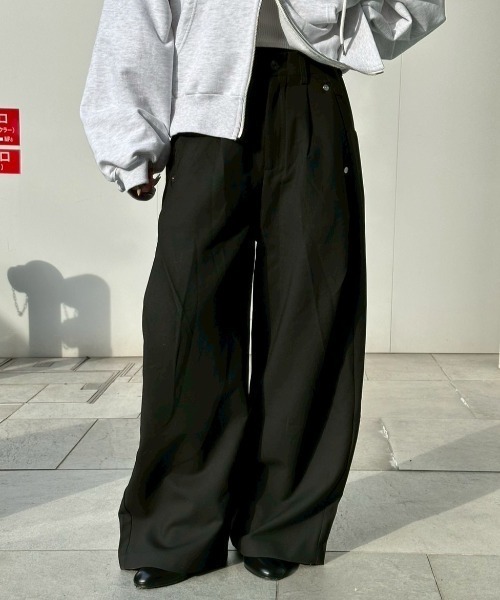 Never mind the XU / Chikashitsu+(ネバーマインド ザ エックスユー / チカシツプラス)の「【Nerd out XU】side tuck slacks / 【ナードアウトエックスユー】サイドタックスラックス <着用動画あり>(スラックス・メンズ・グレー/ブラック・M/L)」の18枚目の写真