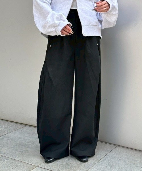 Never mind the XU / Chikashitsu+(ネバーマインド ザ エックスユー / チカシツプラス)の「【Nerd out XU】side tuck slacks / 【ナードアウトエックスユー】サイドタックスラックス <着用動画あり>(スラックス・メンズ・グレー/ブラック・M/L)」の19枚目の写真