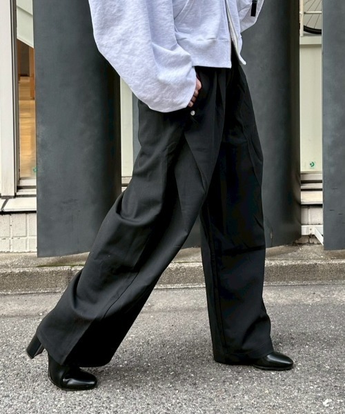 Never mind the XU / Chikashitsu+(ネバーマインド ザ エックスユー / チカシツプラス)の「【Nerd out XU】side tuck slacks / 【ナードアウトエックスユー】サイドタックスラックス <着用動画あり>(スラックス・メンズ・グレー/ブラック・M/L)」の15枚目の写真