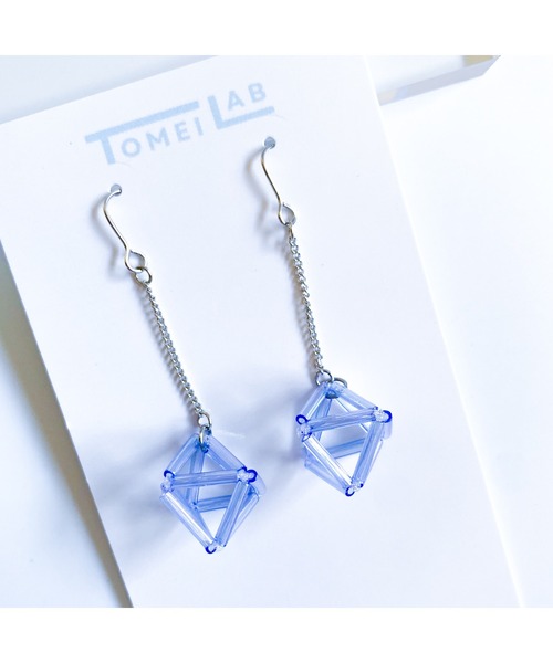tone（トーン）の「【TOMEI LAB】ヒンメリ風 正八面体 揺れる ピアス(MA)（ピアス（両耳用）・レディース・ピンクゴールド/ライトグリーン/ゴールド/ライトブルー・FREE）」の3枚目の写真