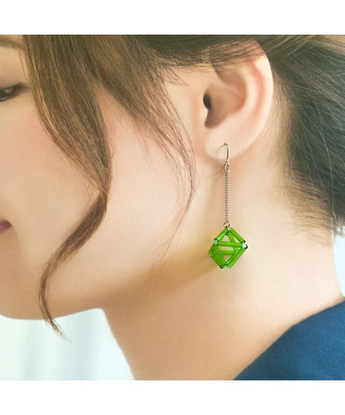 tone（トーン）の「【TOMEI LAB】ヒンメリ風 正八面体 揺れる ピアス(MA)（ピアス（両耳用）・レディース・ピンクゴールド/ライトグリーン/ゴールド/ライトブルー・FREE）」の12枚目の写真