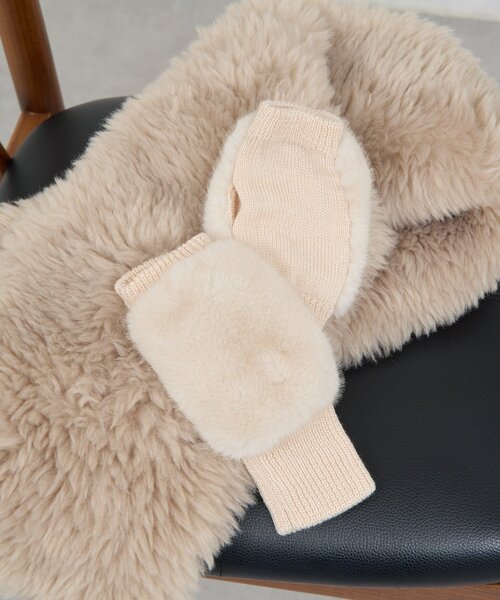 GALLARDAGALANTE（ガリャルダガランテ）の「エコファーハンドウォーマー（その他小物・レディース・ベージュ/グレイッシュベージュ・FREE）」の3枚目の写真