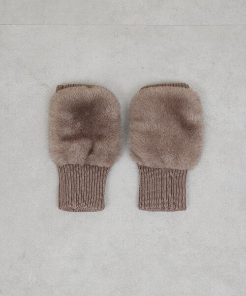 GALLARDAGALANTE（ガリャルダガランテ）の「エコファーハンドウォーマー（その他小物・レディース・ベージュ/グレイッシュベージュ・FREE）」の8枚目の写真