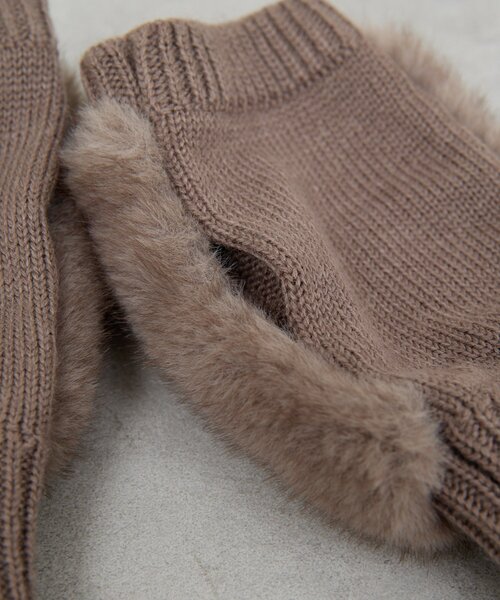 GALLARDAGALANTE（ガリャルダガランテ）の「エコファーハンドウォーマー（その他小物・レディース・ベージュ/グレイッシュベージュ・FREE）」の10枚目の写真