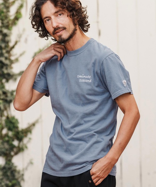 1minute 1second(ワンミニットワンセカンド)の「mt10113-cursive embroidery pigment T-shirt Tシャツ(1M26H340)(Tシャツ/カットソー・メンズ・ライトグレー/ネイビー/ブラック・S/XL/L/M)」の3枚目の写真