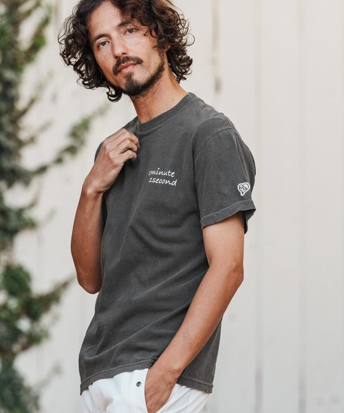 1minute 1second(ワンミニットワンセカンド)の「mt10113-cursive embroidery pigment T-shirt Tシャツ(1M26H340)(Tシャツ/カットソー・メンズ・ライトグレー/ネイビー/ブラック・S/XL/L/M)」の9枚目の写真