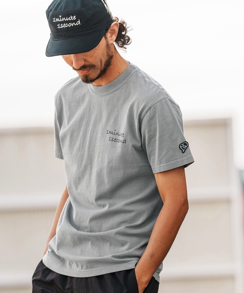 1minute 1second(ワンミニットワンセカンド)の「mt10113-cursive embroidery pigment T-shirt Tシャツ(1M26H340)(Tシャツ/カットソー・メンズ・ライトグレー/ネイビー/ブラック・S/XL/L/M)」の14枚目の写真