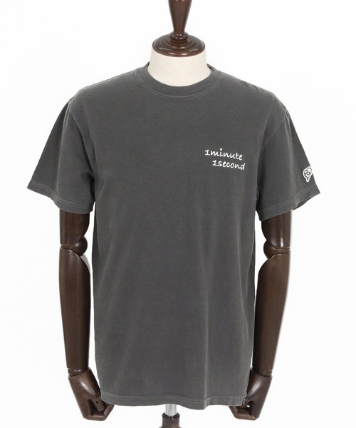 1minute 1second(ワンミニットワンセカンド)の「mt10113-cursive embroidery pigment T-shirt Tシャツ(1M26H340)(Tシャツ/カットソー・メンズ・ライトグレー/ネイビー/ブラック・S/XL/L/M)」の17枚目の写真