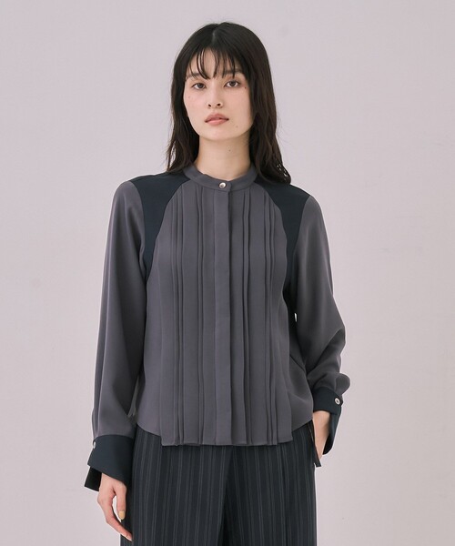 UNITED TOKYO（ユナイテッドトウキョウ）の「【WEB限定カラーあり】ピンタックバイカラーブラウス｜ウォッシャブル/オフィスカジュアル/オケージョン/細見え/通勤/冬服（シャツ/ブラウス・レディース・グレー/ベージュ/ネイビー・FREE）」の9枚目の写真