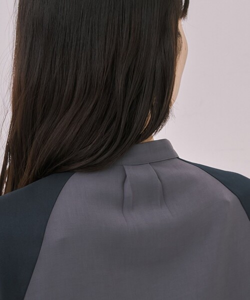 UNITED TOKYO（ユナイテッドトウキョウ）の「【WEB限定カラーあり】ピンタックバイカラーブラウス｜ウォッシャブル/オフィスカジュアル/オケージョン/細見え/通勤/冬服（シャツ/ブラウス・レディース・グレー/ベージュ/ネイビー・FREE）」の12枚目の写真