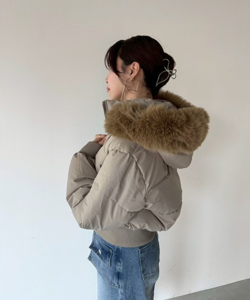 SANSeLF（サンセルフ）の「【SANSeLF】 ショートボリュームダウンジャケット saw25a059（ダウンジャケット/コート・レディース・ネイビー/ベージュ・FREE）」の4枚目の写真