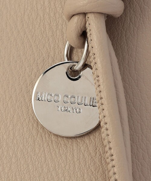 MICO COULIER（ミコクリエ）の「Vカットワンショルダーバッグ（ショルダーバッグ・レディース・ブラック/グレイッシュベージュ・FREE）」の17枚目の写真