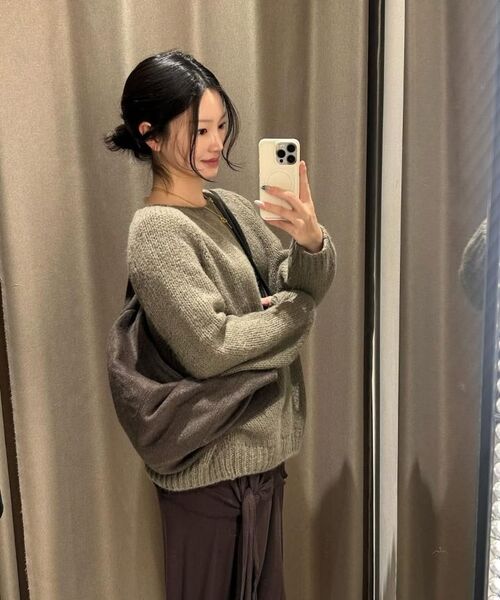 YURT（ユルト）の「NOCHE(WOOL)_2color（ショルダーバッグ・レディース・ダークブラウン/チャコール・FREE）」の4枚目の写真