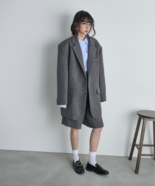 THE YOn(ザヨン)の「フリルアクセントロングカフストライプシャツ(シャツ/ブラウス・レディース・サックスブルー/グレイッシュベージュ/チャコールグレー・FREE)」の21枚目の写真
