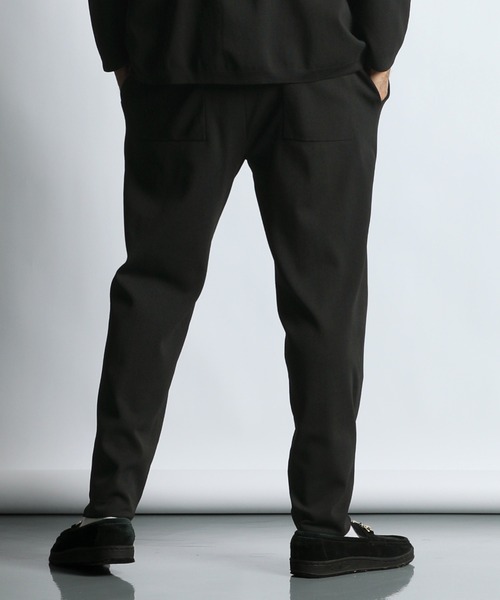 The DUFFER of ST.GEORGE(ザダファーオブセントジョージ)の「【WEB限定アイテム】SOFT CHILL KNIT RELAX PANTS:セットアップ リラックス ニットパンツ(その他パンツ・メンズ・チャコールグレー/ブラック・MEDIUM/LARGE/X-LARGE)」の8枚目の写真