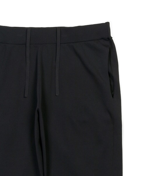 The DUFFER of ST.GEORGE(ザダファーオブセントジョージ)の「【WEB限定アイテム】SOFT CHILL KNIT RELAX PANTS:セットアップ リラックス ニットパンツ(その他パンツ・メンズ・チャコールグレー/ブラック・MEDIUM/LARGE/X-LARGE)」の11枚目の写真