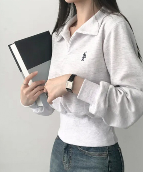 VIVID LADY(ビビッドレディー)の「Vネック 襟付き ショート丈 スウェット(スウェット・レディース・ネイビー/ライトグレー/グレー/ライトベージュ・FREE)」の6枚目の写真