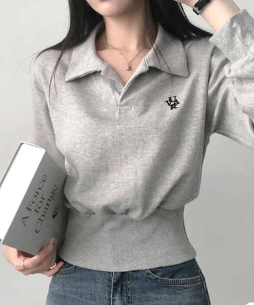 VIVID LADY(ビビッドレディー)の「Vネック 襟付き ショート丈 スウェット(スウェット・レディース・ネイビー/ライトグレー/グレー/ライトベージュ・FREE)」の15枚目の写真