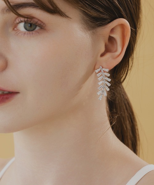 LA MUe(ラミュー)の「【LA MUE】シルバー925ポスト リーフ ビジューピアス(ピアス(両耳用)・レディース・シルバー/ゴールド・FREE)」の16枚目の写真