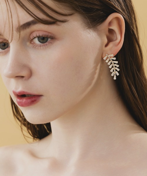 LA MUe(ラミュー)の「【LA MUE】シルバー925ポスト リーフ ビジューピアス(ピアス(両耳用)・レディース・シルバー/ゴールド・FREE)」の15枚目の写真