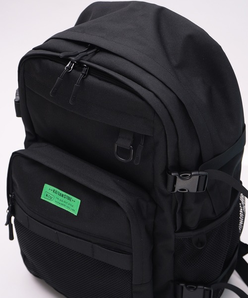 KiU（キウ）の「エブリディバックパック 15インチPC対応 (34L)（バックパック/リュック・レディース・ブラック/サンドベージュ・FREE）」の14枚目の写真