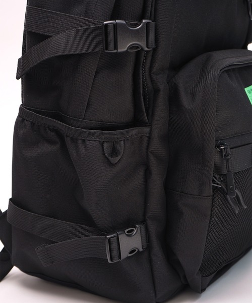 KiU（キウ）の「エブリディバックパック 15インチPC対応 (34L)（バックパック/リュック・レディース・ブラック/サンドベージュ・FREE）」の19枚目の写真