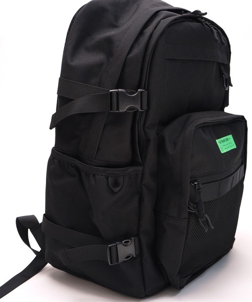 KiU（キウ）の「エブリディバックパック 15インチPC対応 (34L)（バックパック/リュック・レディース・ブラック/サンドベージュ・FREE）」の18枚目の写真