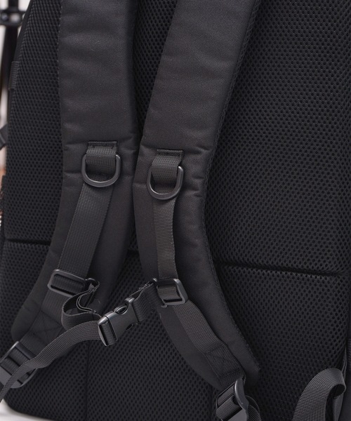 KiU（キウ）の「エブリディバックパック 15インチPC対応 (34L)（バックパック/リュック・レディース・ブラック/サンドベージュ・FREE）」の22枚目の写真