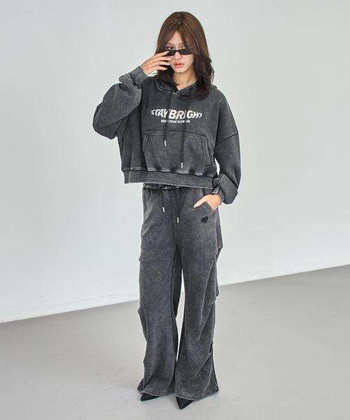 ANAP（アナップ）の「ウォッシュ加工 メタルプリント スウェット フーディー（パーカー・レディース・ブラック/ブルー/グレー・F）」の9枚目の写真