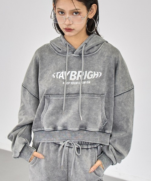 ANAP（アナップ）の「ウォッシュ加工 メタルプリント スウェット フーディー（パーカー・レディース・ブラック/ブルー/グレー・F）」の11枚目の写真