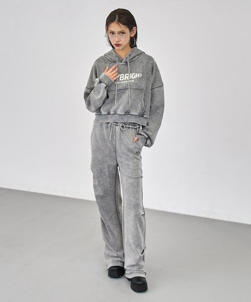 ANAP（アナップ）の「ウォッシュ加工 メタルプリント スウェット フーディー（パーカー・レディース・ブラック/ブルー/グレー・F）」の13枚目の写真