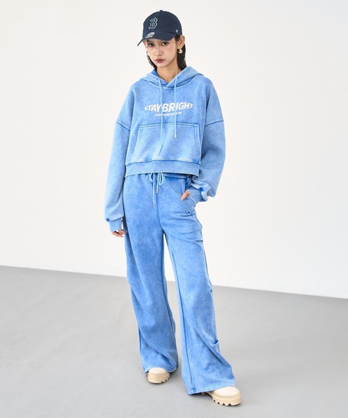 ANAP（アナップ）の「ウォッシュ加工 メタルプリント スウェット フーディー（パーカー・レディース・ブラック/ブルー/グレー・F）」の16枚目の写真