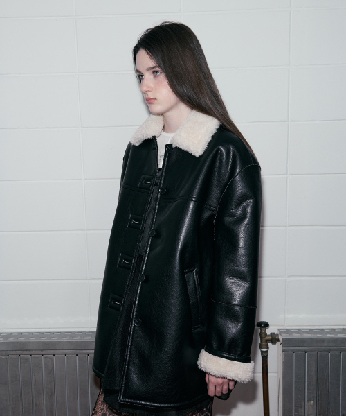 ROLAROLA(ロラロラ)の「LEATHER SHEERING JACKET BLACK(ムートンコート・レディース・ブラック・FREE)」の1枚目の写真