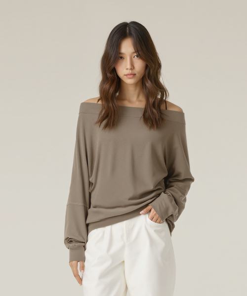 BUTTON SEOUL（ボタンソウル）の「[ウィメンズ] オーバーサイズカジュアルオフショルダースウェットシャツ (3 COLORS)（Tシャツ/カットソー・レディース・ブラック/アッシュグレー/チャコール・SMALL/MEDIUM/LARGE）」の6枚目の写真