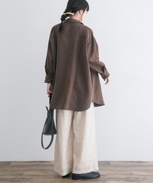ITEMS URBANRESEARCH(アイテムズ アーバンリサーチ)の「ピーチスキンシャツ(シャツ/ブラウス・レディース・ブラウン/スミクロ/ベージュ・FREE)」の16枚目の写真