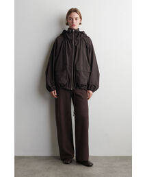 COS（コス）の「テクニカルフード付きパーカージャケット（その他アウター）」