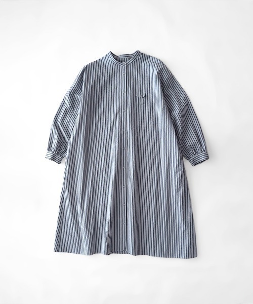 休日と詩(キュウジツトウタ)の「小さなポケットのロングシャツ(シャツ/ブラウス・レディース・ベージュ系その他/ブルー系その他・FREE)」の11枚目の写真