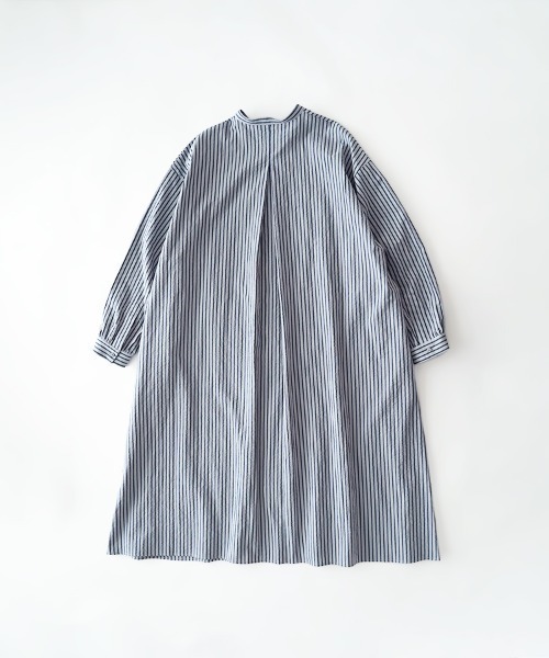 休日と詩(キュウジツトウタ)の「小さなポケットのロングシャツ(シャツ/ブラウス・レディース・ベージュ系その他/ブルー系その他・FREE)」の12枚目の写真