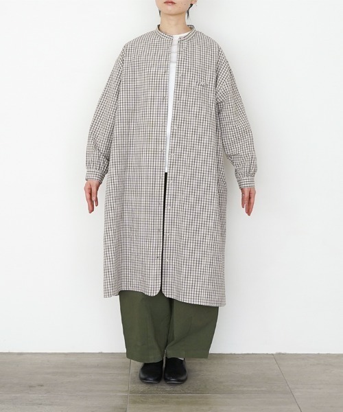 休日と詩(キュウジツトウタ)の「小さなポケットのロングシャツ(シャツ/ブラウス・レディース・ベージュ系その他/ブルー系その他・FREE)」の8枚目の写真