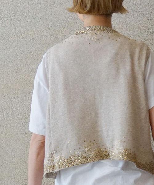 JOURNAL STANDARD LUXE（ジャーナルスタンダード　ラックス）の「LC ビジューベスト（ベスト・レディース・ベージュ/ライトグレー・FREE）」の2枚目の写真