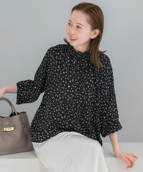 URBAN RESEARCH ROSSO WOMEN(アーバンリサーチ ロッソ)の「『WEB/一部店舗限定』ウォッシャブルランダムドットブラウス(シャツ/ブラウス・レディース・ブラック/ライトベージュ・FREE)」の2枚目の写真